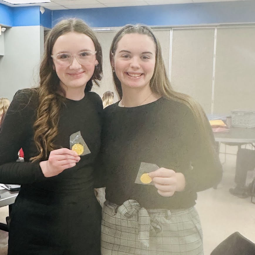 Erin Hynes and Kourtney Dowding with Gold Medals
